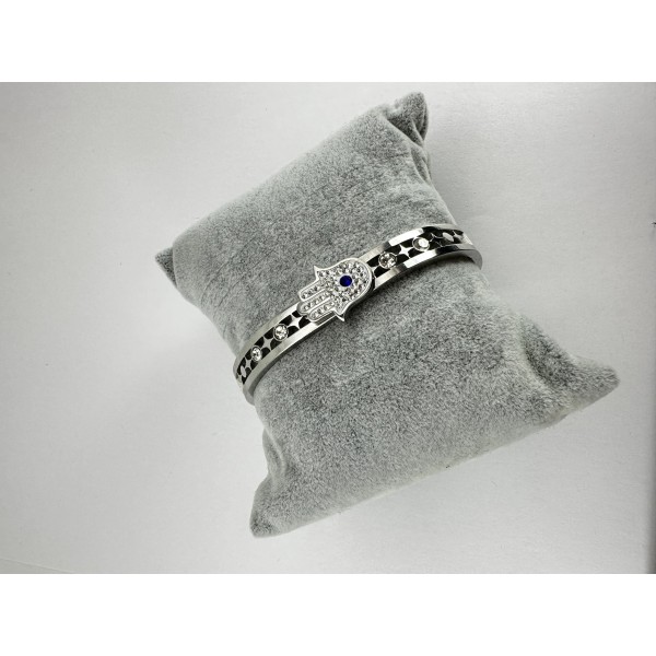 Gümüş Fatma'nın Eli Taşlı Bileklik